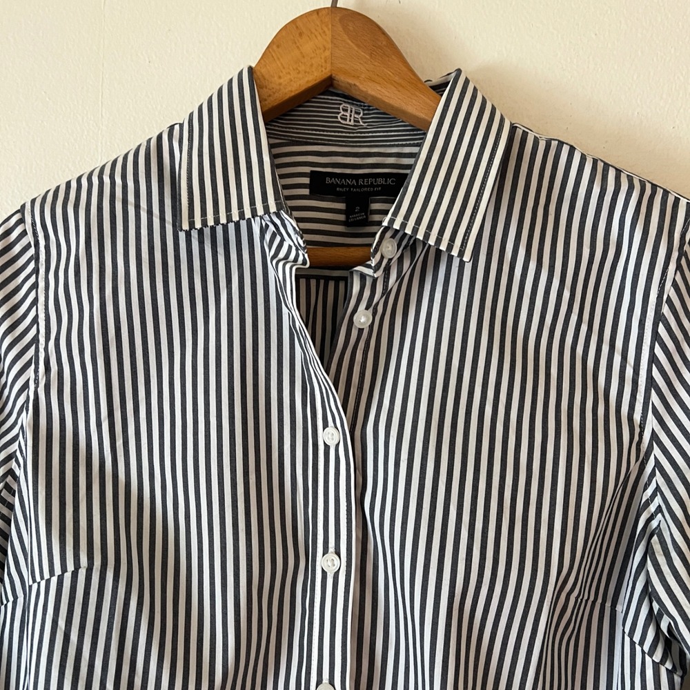 Banana Republic Riley Tailored Fit Striped Button Down Shirt Womens Top Size 2